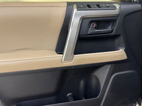 Used 2013 Toyota 4Runner Limited image 40