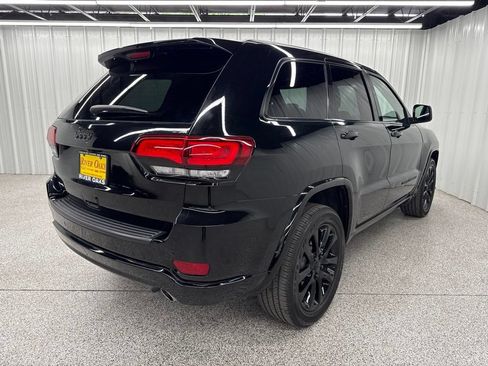 Used 2021 Jeep Grand Cherokee Laredo X RWD image 6