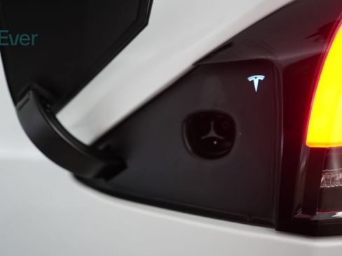 Used 2023 Tesla Model X AWD/4WD image 10