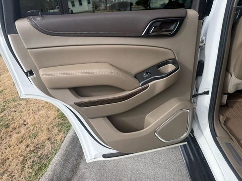 Used 2016 GMC Yukon SLT image 27