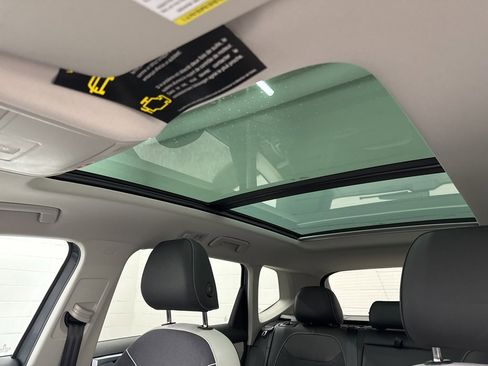 New 2026 Volkswagen Taos SE image 16