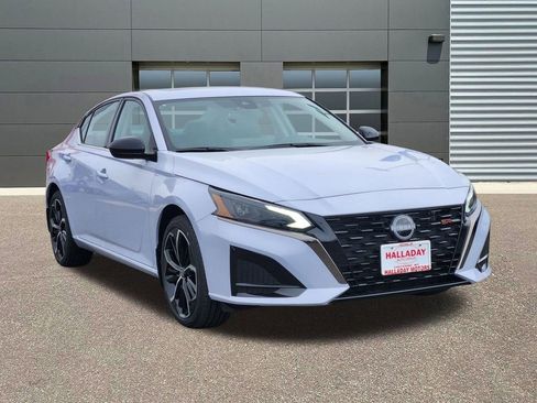 New 2025 Nissan Altima 2.5 SR w/ SR Premium Package AWD/4WD image 2