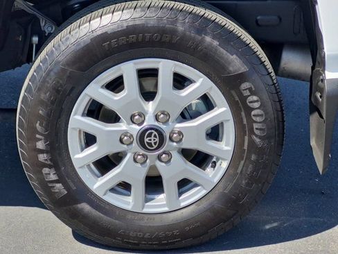 Used 2025 Toyota Tacoma SR5 RWD image 13