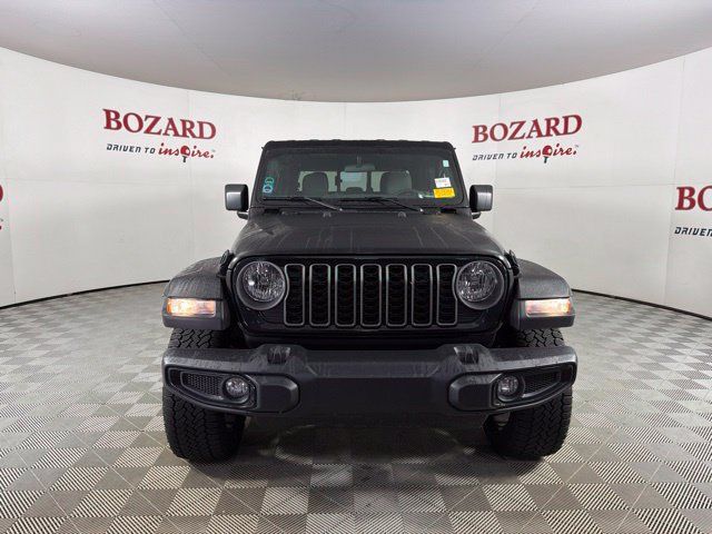 Used 2025 Jeep Gladiator Sport AWD/4WD image 2