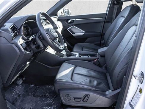 Used 2025 Audi Q3 2.0T Premium image 11
