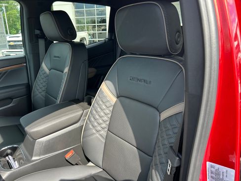 New 2026 GMC Canyon Denali AWD/4WD image 18