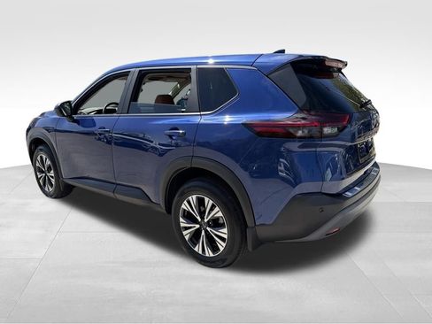 Used 2023 Nissan Rogue SV image 5