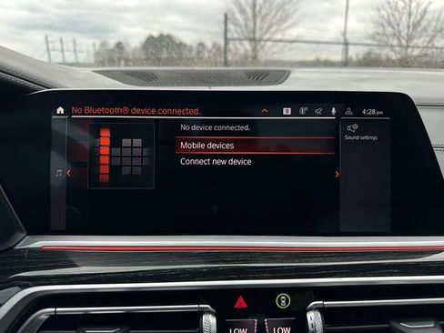 Used 2021 BMW X7 M50i w/ Executive Package image 31