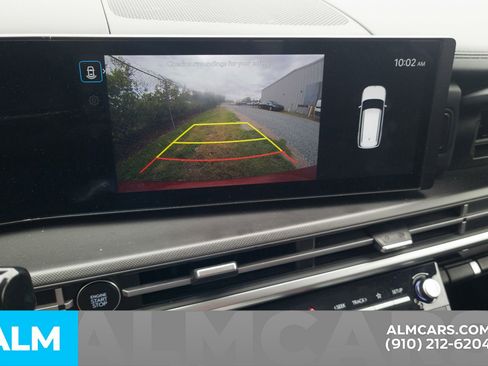 Used 2025 Hyundai Santa Fe SEL FWD image 9