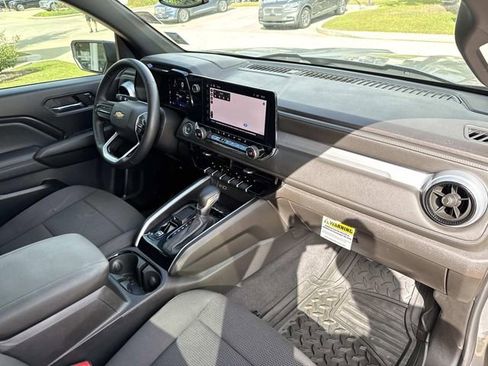 Used 2023 Chevrolet Colorado LT w/ LT Convenience Package II image 13