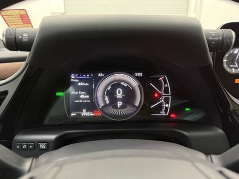 Used 2025 Lexus ES 300h w/ Technology Package FWD image 16