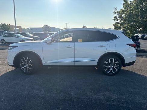 Used 2024 Acura MDX SH-AWD w/ Technology Package image 4