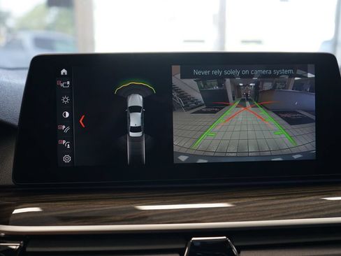 Used 2018 BMW 530i xDrive AWD/4WD image 9