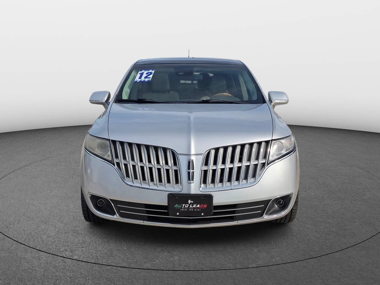 Used 2012 Lincoln MKT AWD image 3