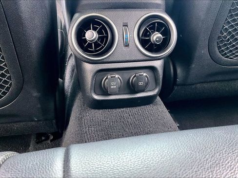 Certified 2019 Kia Stinger image 26