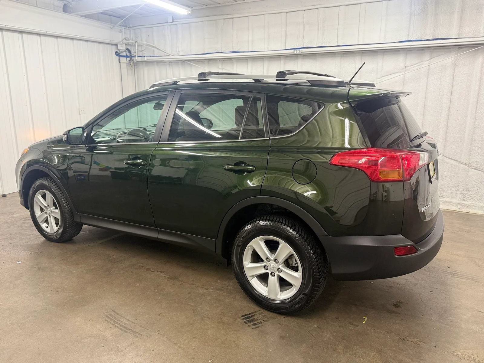 Used 2013 Toyota RAV4 XLE AWD/4WD image 5