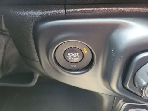 Used 2021 Jeep Gladiator Sport AWD/4WD image 28