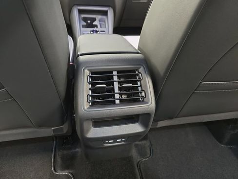 New 2026 Volkswagen Tiguan SE FWD image 16