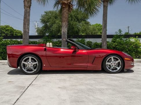 Used 2007 Chevrolet Corvette Convertible w/ Performance Package RWD image 10