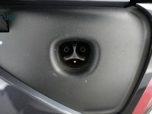 Used 2020 Tesla Model Y Performance image 24