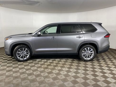 Used 2025 Toyota Grand Highlander Platinum image 5