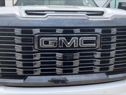Used 2024 GMC Sierra 2500 Denali Ultimate image 34