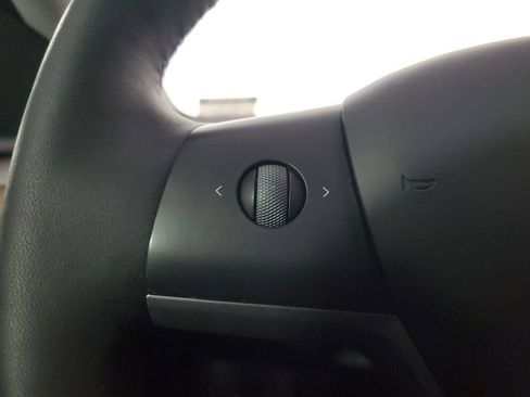 Used 2023 Tesla Model Y Long Range AWD/4WD image 24