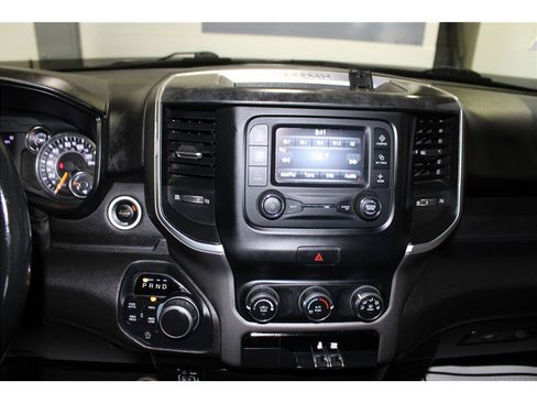 Used 2019 RAM 1500 Big Horn image 31