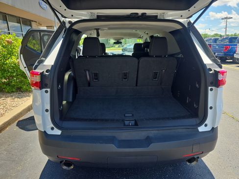 Used 2018 Chevrolet Traverse LS w/ LPO, Blackout Package FWD image 17