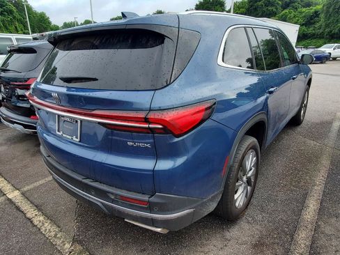 Used 2025 Buick Enclave Preferred w/ Power Package FWD image 10
