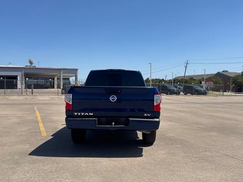 Used 2021 Nissan Titan SV RWD image 25