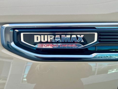 Used 2023 GMC Sierra 1500 AT4 w/ AT4 Preferred Package image 11