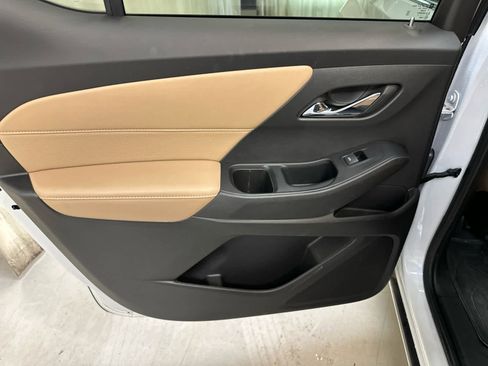 Used 2023 Chevrolet Traverse Premier w/ LPO, Floor Liner Package image 29