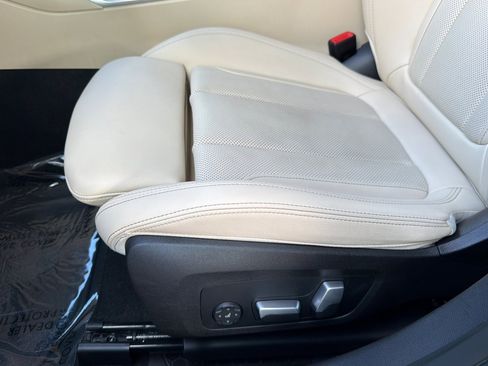Used 2023 BMW 330i Sedan w/ Premium Package RWD image 14