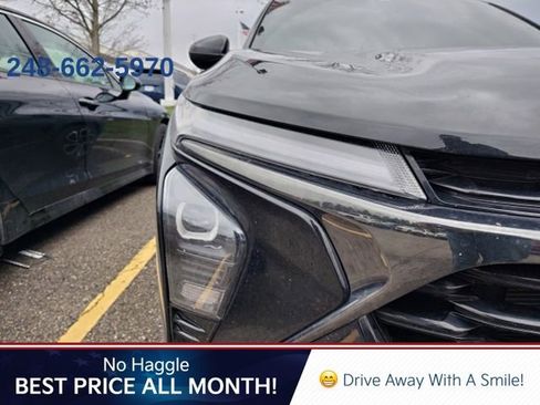 Used 2024 Chevrolet Trax RS w/ Sunroof Package image 9