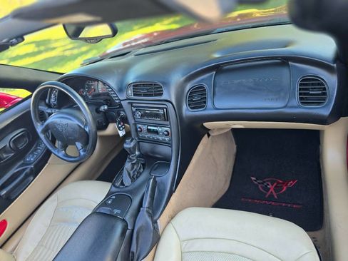 Used 2004 Chevrolet Corvette Convertible w/ Preferred Equipment Group image 16