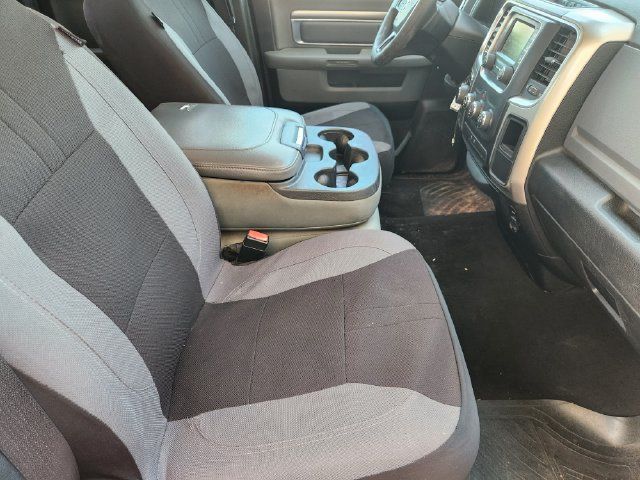 Used 2017 RAM 1500 Classic SLT AWD/4WD image 13