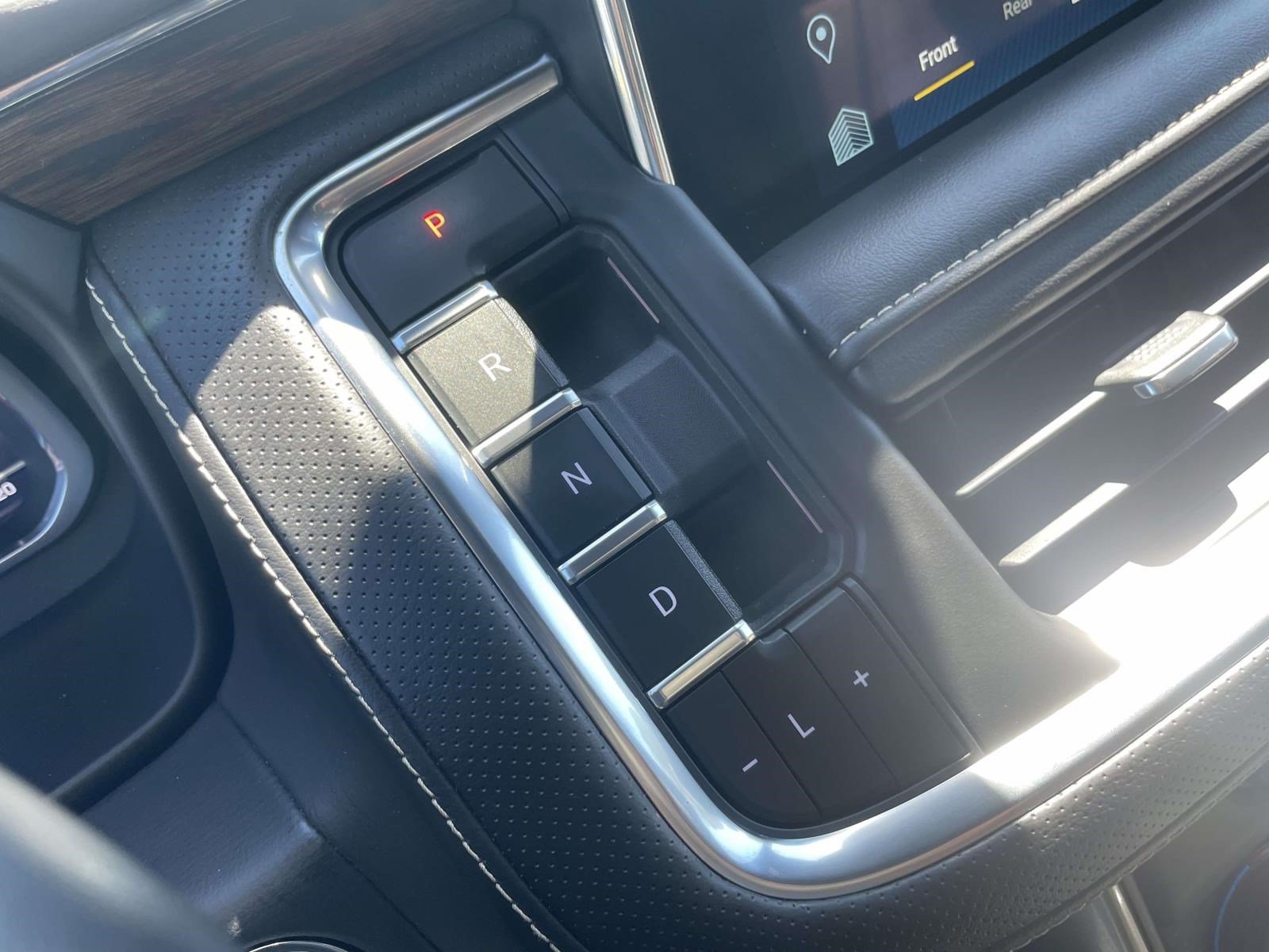 Used 2023 Chevrolet Tahoe Premier AWD/4WD image 30