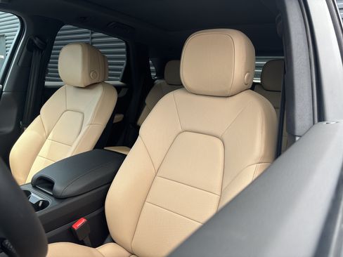 New 2026 Porsche Cayenne AWD/4WD image 27