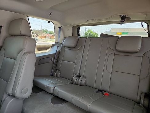 Used 2018 Chevrolet Tahoe LT w/ LT Signature Package RWD image 11