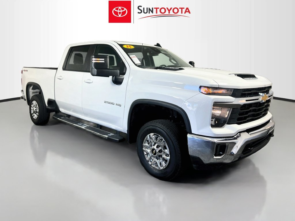 Used 2025 Chevrolet Silverado 2500 LT w/ Convenience Package AWD/4WD image 1