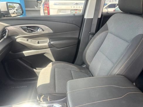 Used 2020 Chevrolet Traverse LT FWD image 13