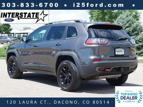 Used 2019 Jeep Cherokee Trailhawk w/ Comfort/Convenience Group AWD/4WD image 3