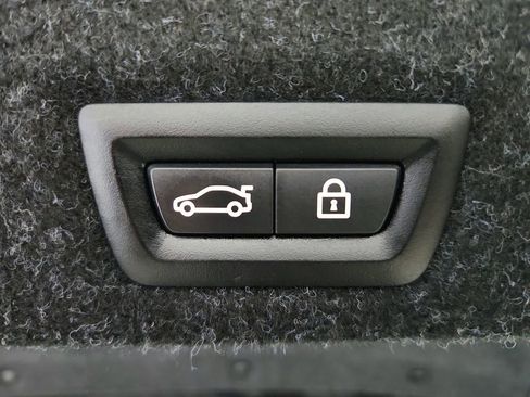 Used 2021 BMW 530i xDrive w/ M Sport Package image 36