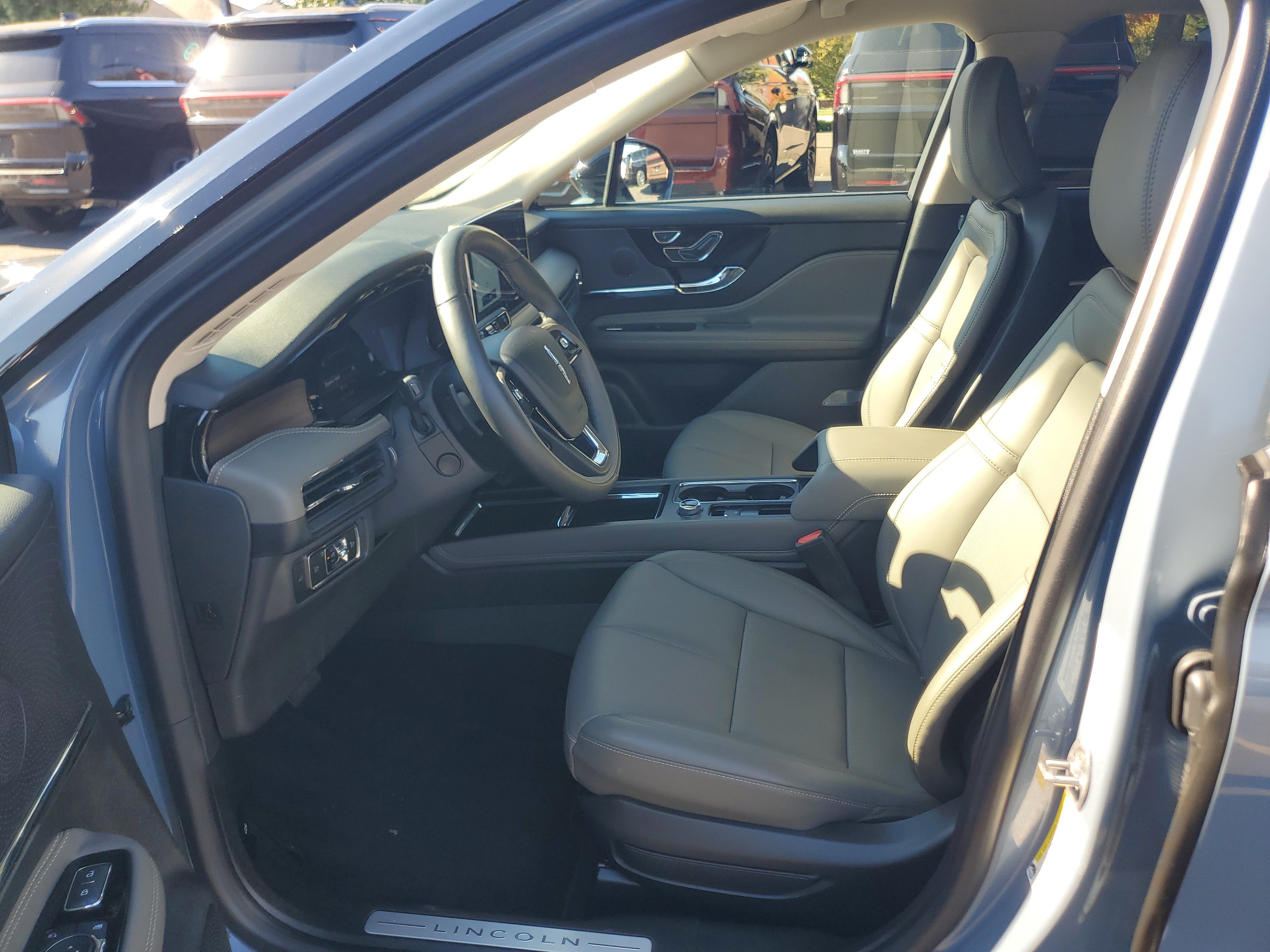 Used 2024 Lincoln Corsair Reserve w/ Equipment Group 201A AWD/4WD image 12