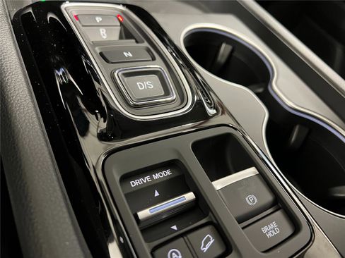 New 2025 Honda Pilot Touring image 24