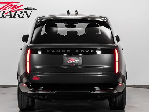 Used 2024 Land Rover Range Rover SE image 4