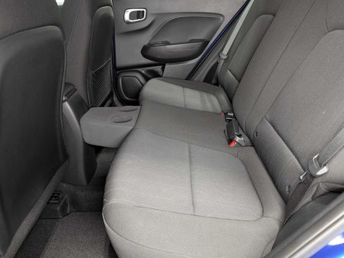 Used 2023 Hyundai Venue SE FWD image 20