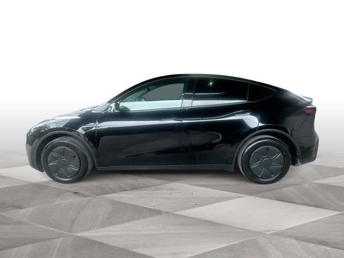 Used 2026 Tesla Model Y 2WD image 5