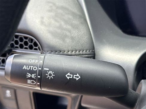 Used 2023 Honda HR-V LX image 20